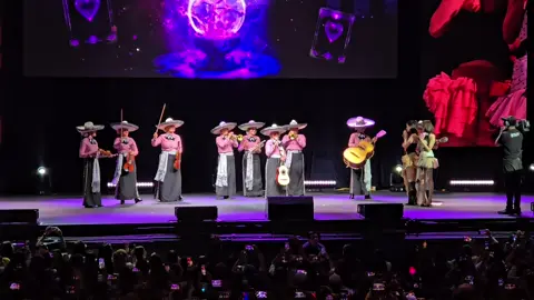 part 2. sorry por el movimiento ya estaba agotada #freenbecky #1deseptiembre #teatrometropolitan #CDMX 