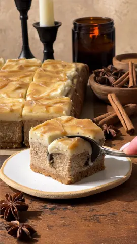 Chai Cheesecake Bars 🍂☕️✨ Silky smooth spiced chai cheesecake over a brown butter graham cracker crust, frosted with brown butter cream cheesecake frosting and a brown sugar chai caramel swirl ✨ #chai #cheesecake #fallbaking #caramel