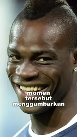Momen kocak Mario Balotelli gagal memakai rompi latihan!