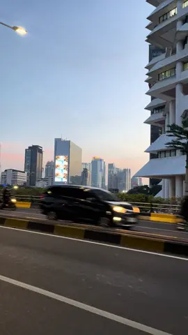 Videonya boleh di ambil buat bahan konten kalian, edit dan ubah shound sesuka kalian sendiri y Vibes Jakarta  #foryou #view #fyp 