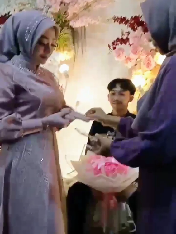 semoga lancar sampai hari-H ya moka@ZIDAN ALFARIKH @NAMANYA EKA  #masnemo#nemo#mbakeka #eka#happyegengement💍 