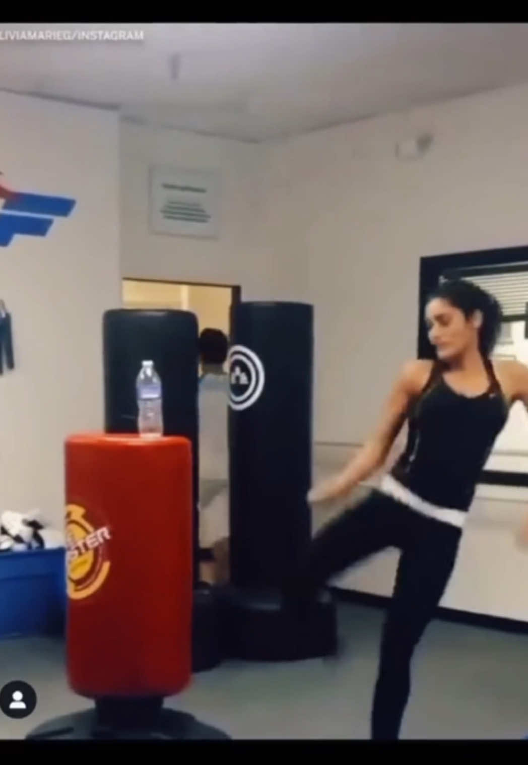 Settembre è arrivato e lui è già carico!🤣🥋 @Emanuele #waterbottlekickchallenge #waterbottlekick #kickbottlechallenge #meme     