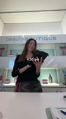 Replying to @BOSSBITCH♌️ work a closing shift w meee 🌙  #shoppersdrugmart #dayinmylife #cometoworkwithme #shoppersbeauty #beauty 