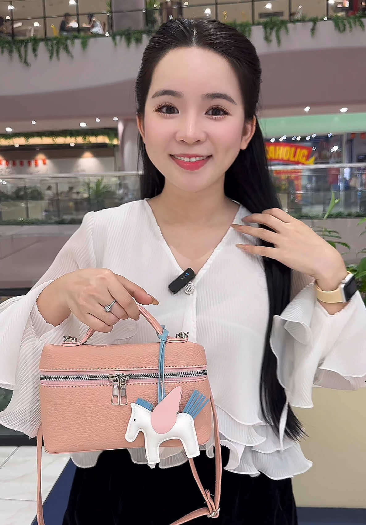 Vô live lấy deal hời nha#xuhuong #linhsate #tuixach 