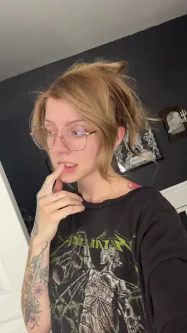 I’ve legit had guys break up with me over this imaginary “boyfriend” like SIR YOU WERE HIM 