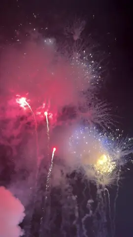 màn pháo hoa chào Quốc Khánh tại đầu cầu Thanh Hoá