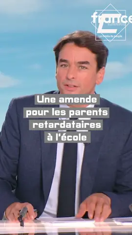 Éducation : Une initiative qui va faire parler. À Toulouse entre autre une mesure dissuasive a été mise en place, si vous êtes en retard pour venir chercher votre enfant vous devrez payer une amende de 30€. Cette mesure est comprise par certains parents, très peu par d’autre. Mais il faut prendre en compte aussi que si un enfant reste après 18h, heure à laquelle les parents doivent venir chercher leurs enfants, deux salariés doivent rester pour le garder. Donc cela ajoute des frais à l’école. Bien sûr avant de mettre l’amende en place les parents sont prévenus. Tu as le droit à des erreurs quand même #ecole #amende #francais 