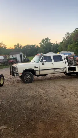 i was too lazy to close the compartment door #firstgen #dually #dodge #manual #fypppp