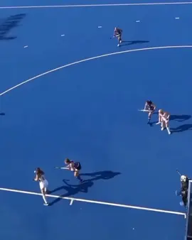 Stunning Goal 👏  Follow @amazing.fhockey for more amazing field hockey content 🏑 #fieldhockey #hockeylife #fieldhockeyislife #fieldhockeylife #hockeyplayer                    DM us for credits or removal.