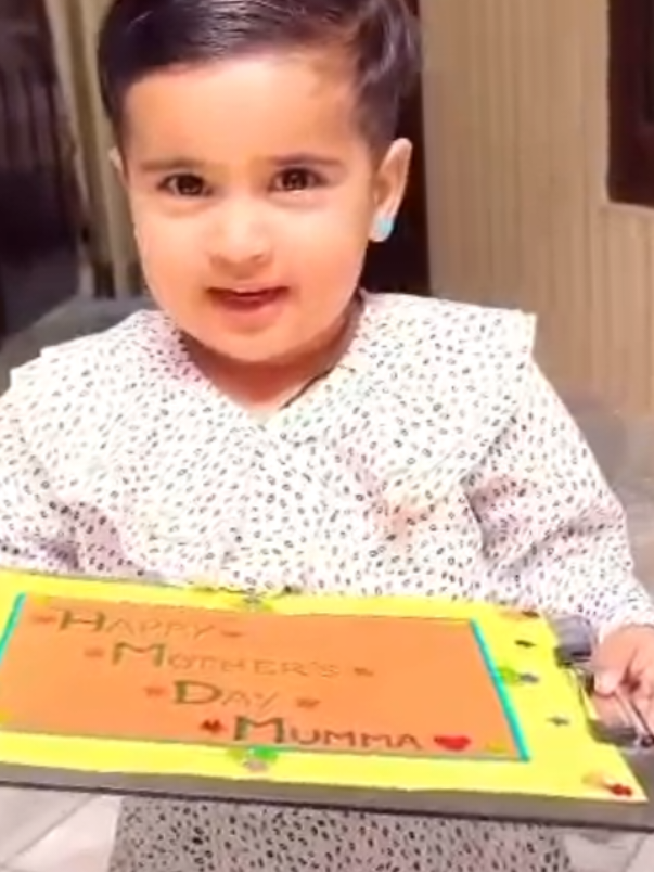 papa andar mat aao main kam kar rahi hun#viralvideos #entertainment #mostfunny #foryoustudio #viraltiktok 