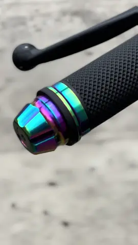 -Grips tornasol -Acelerador de 1/4 tornasol -Tapa valvulas bala tornasol #mufasaracingstore #bikes #mufasa #piedecuesta #lujosyaccesorios #bucaramanga #modificadas🔥🔝🏍 #bof #gixxer 