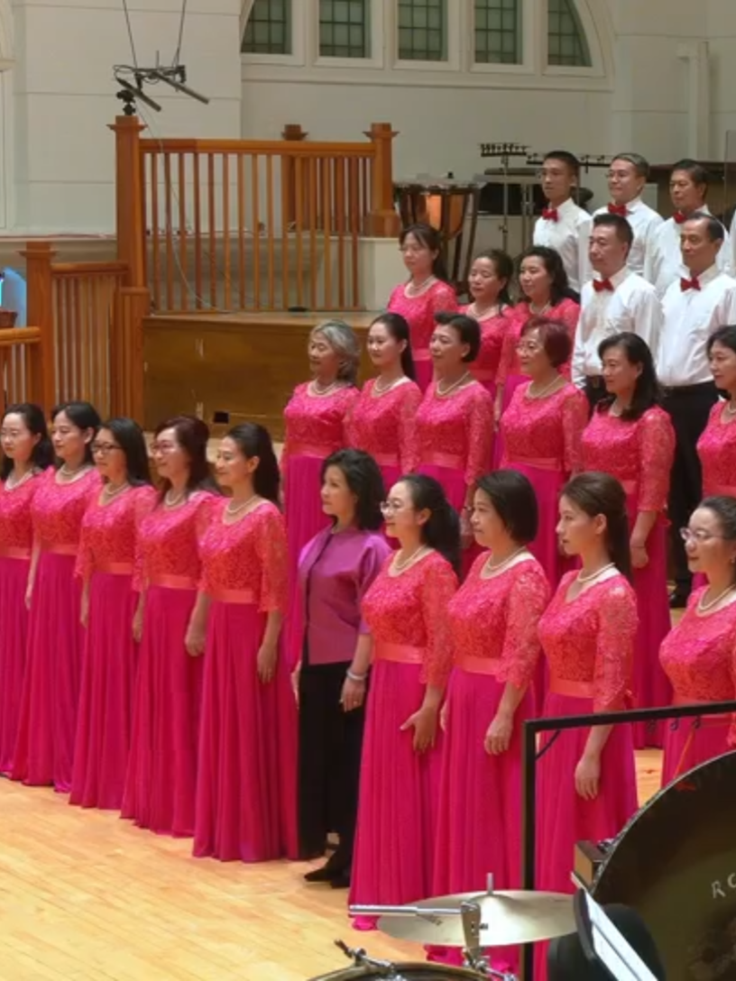 Echos of History丨Episode II At a London concert commemorating the 80th anniversary of victory in the Chinese People's War of Resistance Against Japanese Aggression & the World Anti-Fascist War, the Chinese Embassy in the UK Choir, the Bank of China London Branch Choir, and the London Chinese Philharmonic Choir presented a rearranged rendition of 