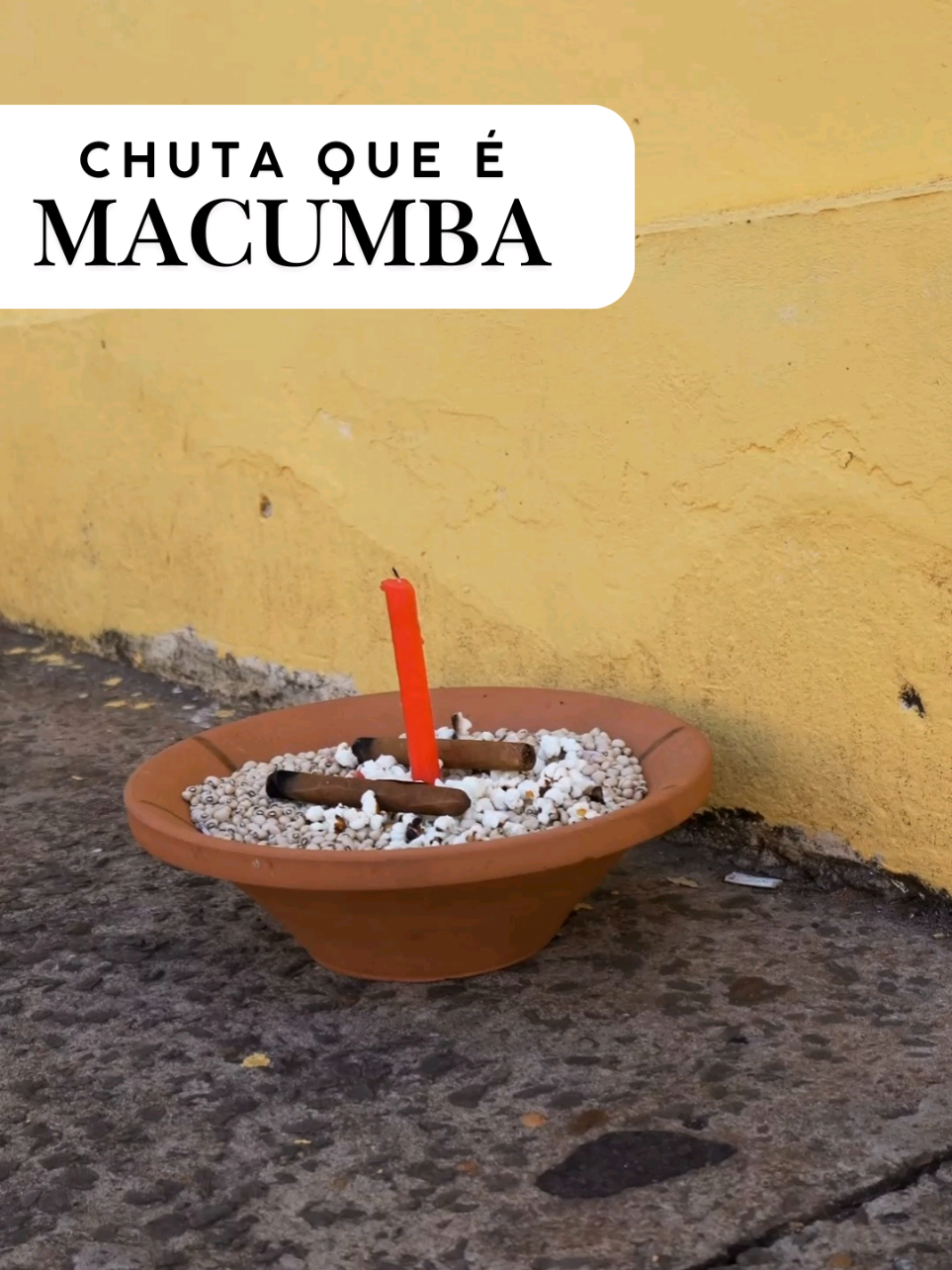 “Chuta que é macumba?” Não! Oferenda é sagrada, não é algo ruim. Deve ser respeitada e feita no lugar certo. 🙏🏾⚡ #RespeitoReligioso #Umbanda #Candomblé #Axé #fy 