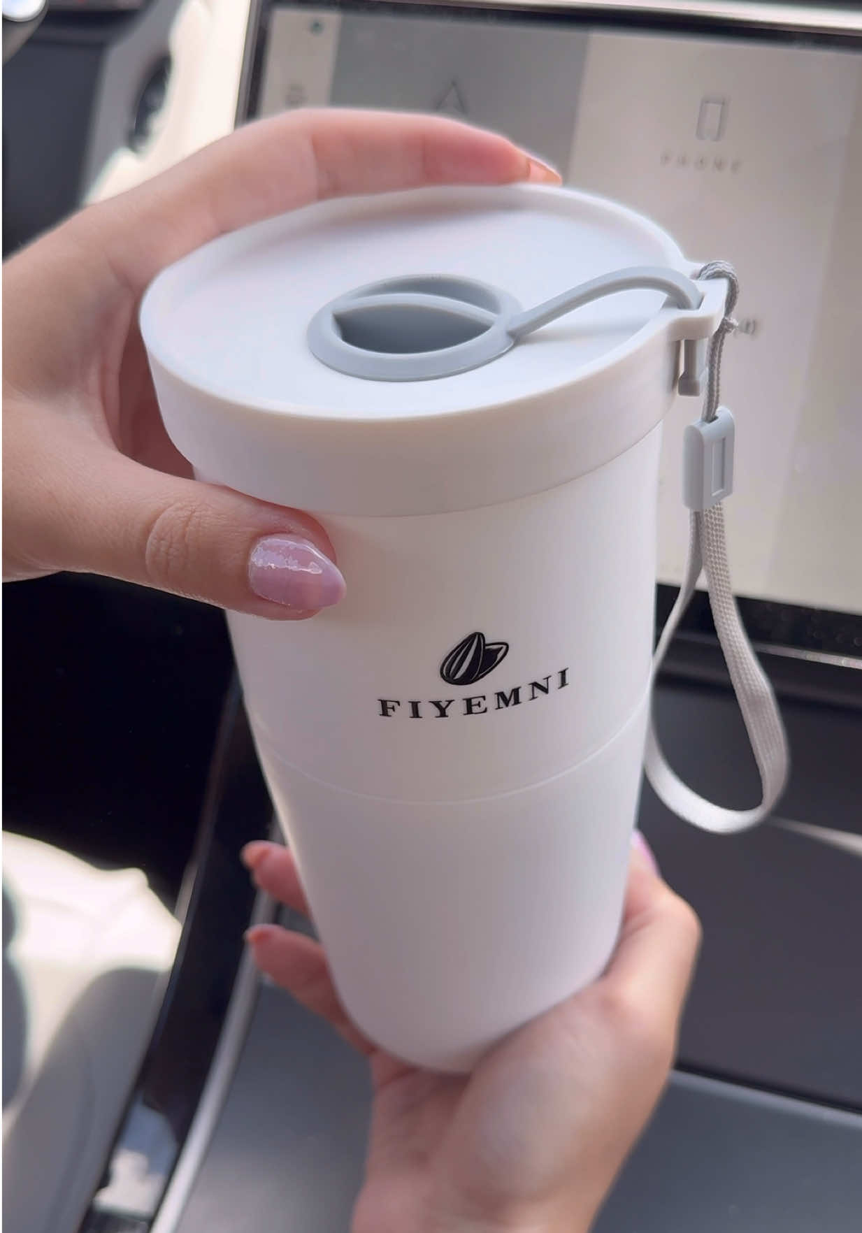🔗In Bio! Portable Seed Cup for sunflower seed, pistachios or even 🍒🙌🏻🤍 #amazonfinds #amazongadgets #outdoorfinds #coolfinds #sunflowerseeds 