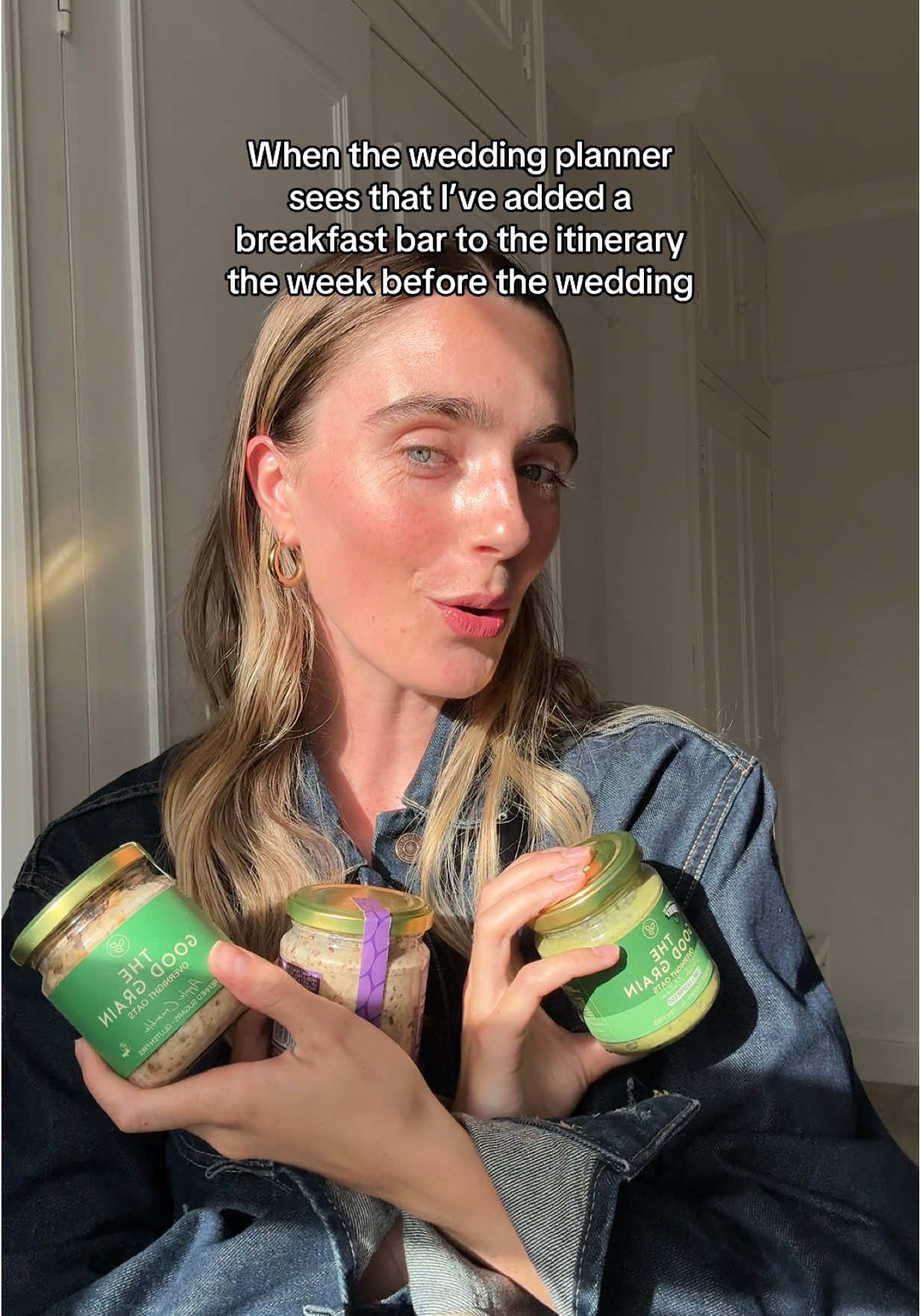 Okay but just imagine how iconic an overnight oat breakfast bar would be the morning after your wedding🤌 #overnightoats #breakfastideas #weddingideas 