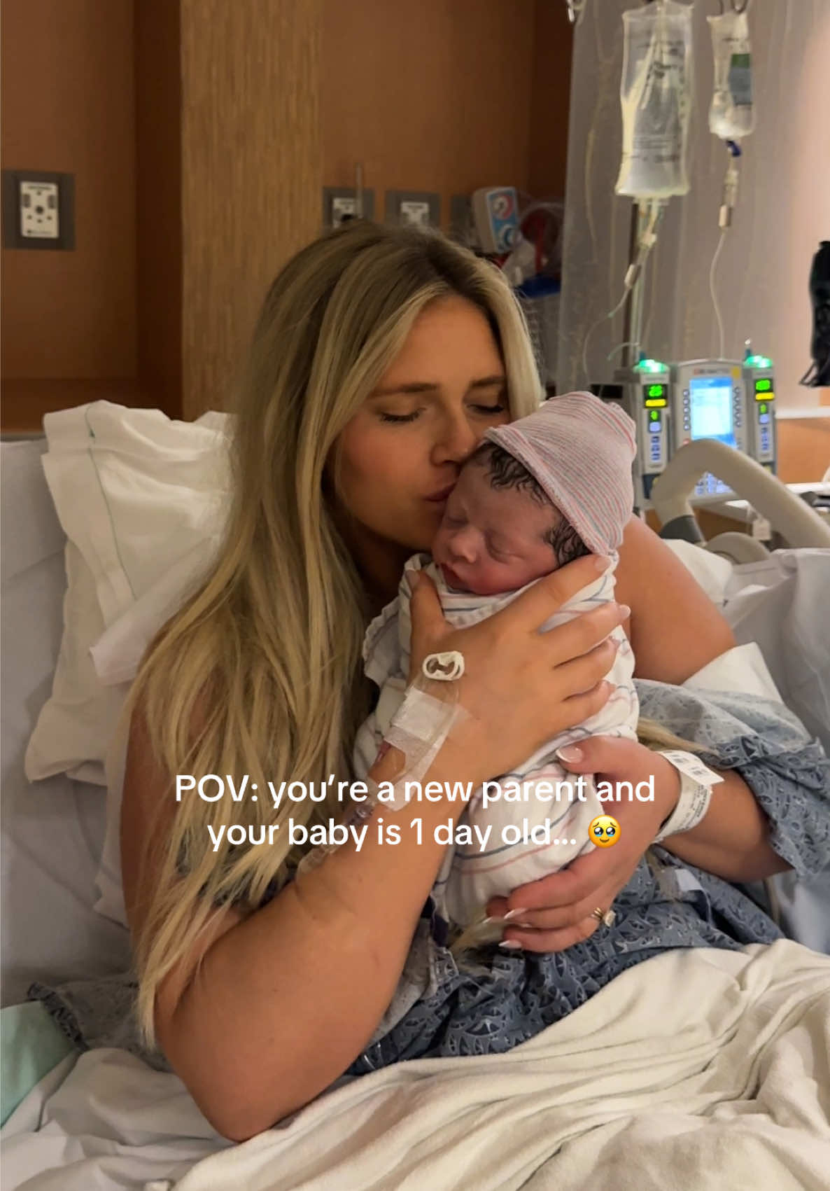 Remembering how we were when he was born 😭💙 #newbornbaby #baby #moms #MomsofTikTok #parentsoftiktok #parentlife #babylife #foryoupage #fyp #viral #parentlife 