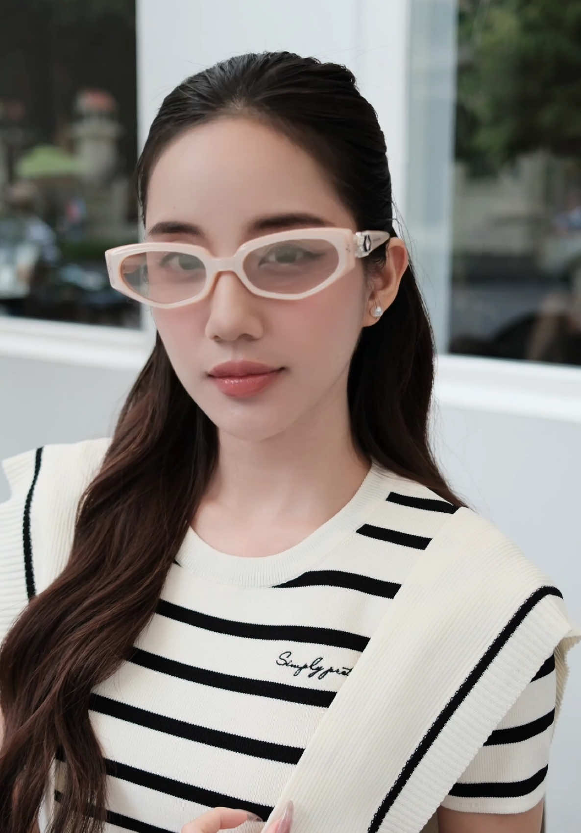GM Ruvy Van hồng phấn 🐰🎀 #leonabyleona #kinhhanghieu #gentlemonster #gentlemonstersunglasses #gentlemonstervietnam 