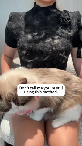 If you have pets and they shed at all,this will save you SO much time!#pethairremoval #cathair #pethair #cathaireverywhere #petproducts 