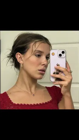 هو فيه مثلك؟ لا طبعاً❤️#milliebobbybrown #foryou #tiktok #explore 