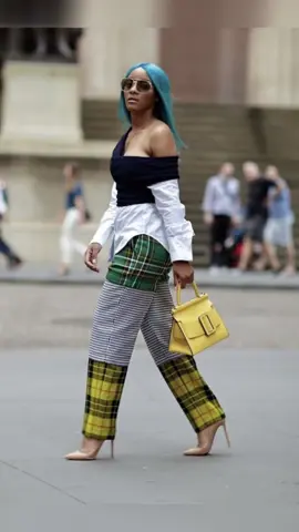 Street wear fashion but make it chic!! #streetwearfashion #streetchic #fashiontiktok #styleinspo #womensfashion 