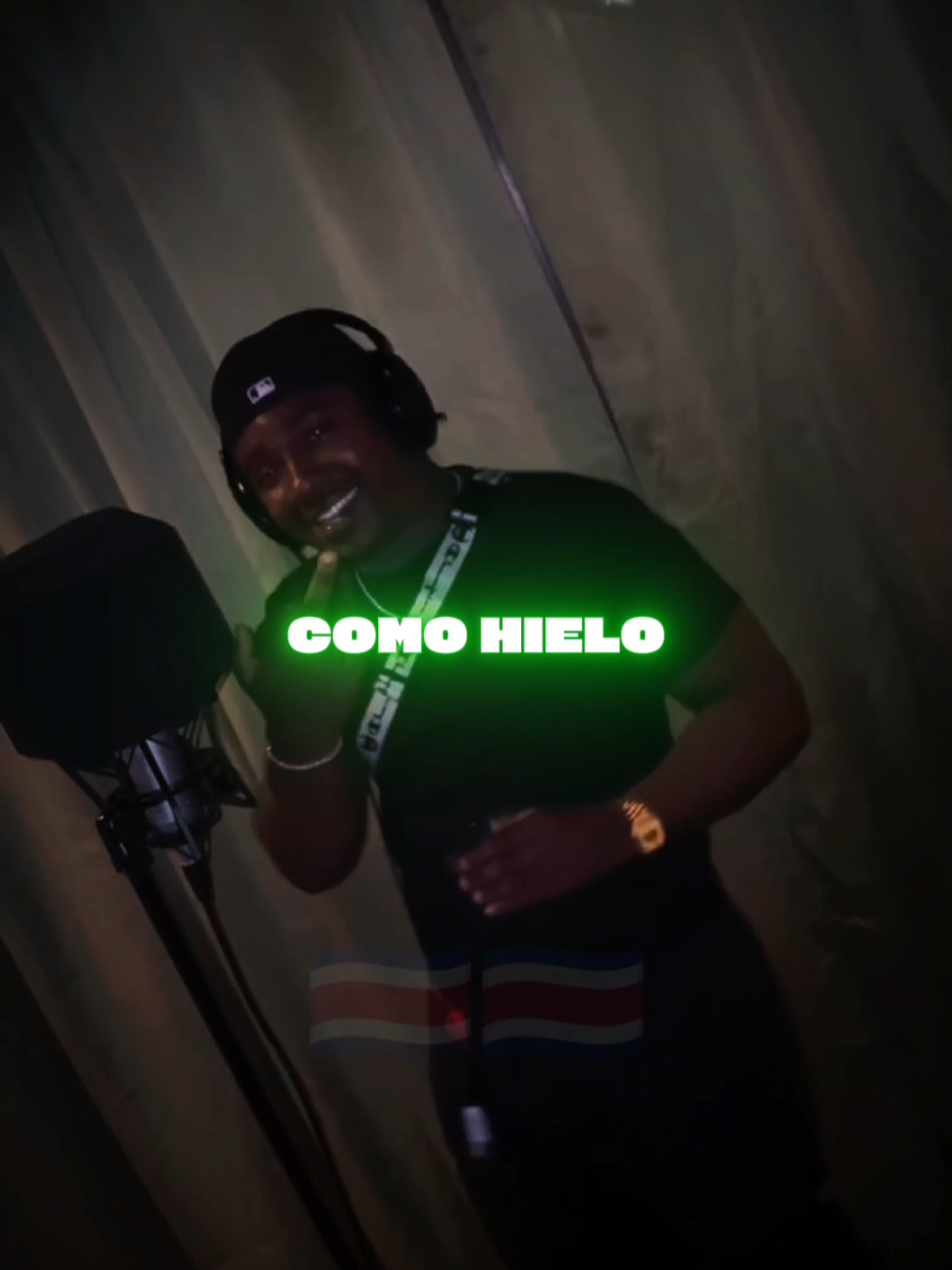 EL MUNDO ES TUYO - SHAKURT WALTERS #musica #shakurtwalters #costarica🇨🇷 #paratii #🇨🇷🇨🇷 