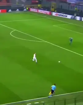 اريد عنوان مناسب للفيديو 💢🔥#تيم_اساطير_الدفاع_🔥👿 #الريال_يمرض🥵_لاكن_لايموت #كرة_القدم_عشق_لا_ينتهي👑💙 #كرة_القدم_عشق_لا_ينتهي⚽👑 #لحضات_نادرة_في_كرة_القدم🔥