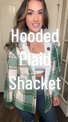 Must have for this fall! Love how fuzzy it is on the inside! @chicme.us #chicme #shacket #fallfashion #plaidjacket 