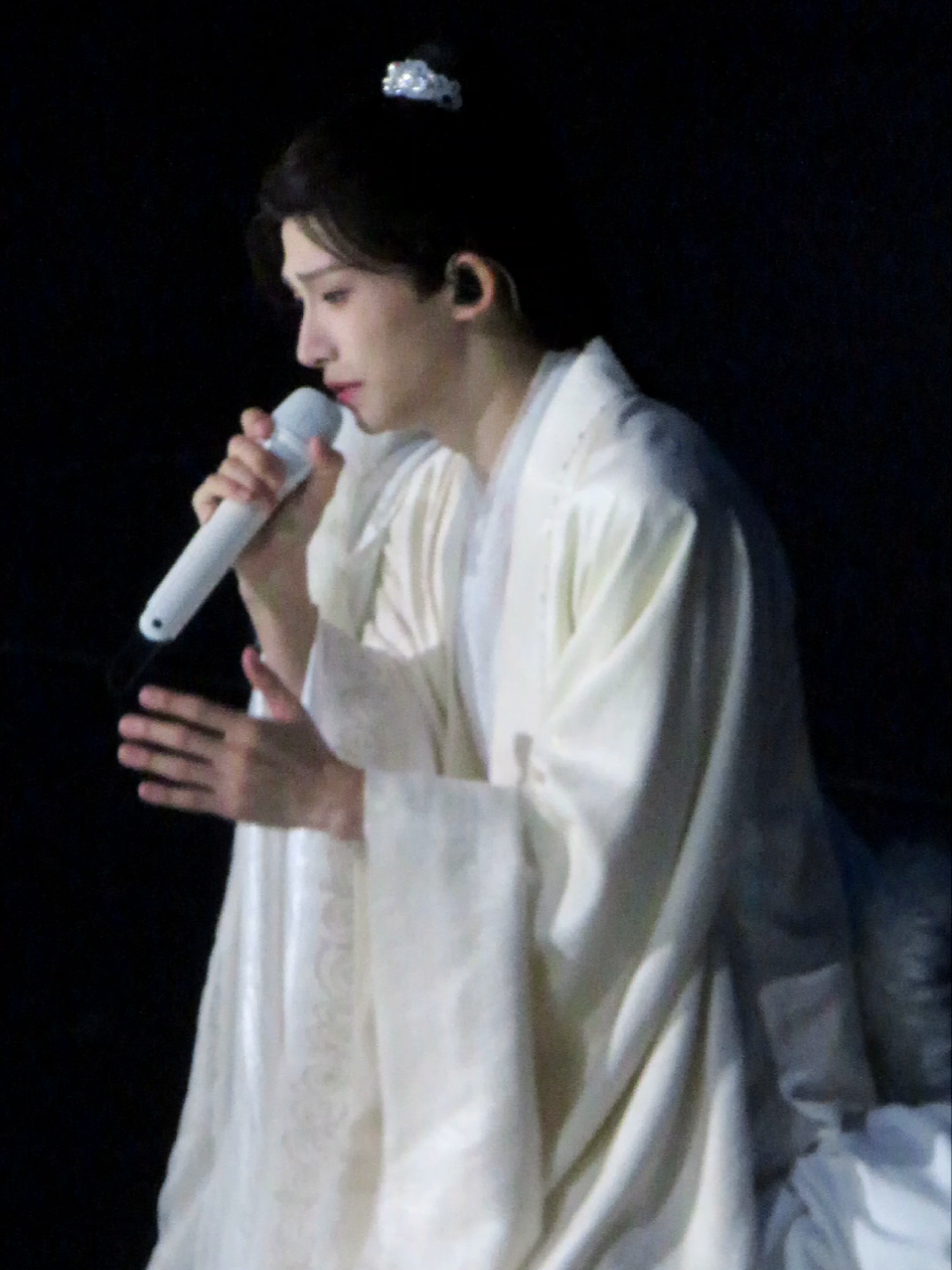 Ngàn năm Líu quỳ xuống cái, hoảng loạn luôn 🥹 #刘宇 #liuyu #lưuvũ #concert #演唱会 