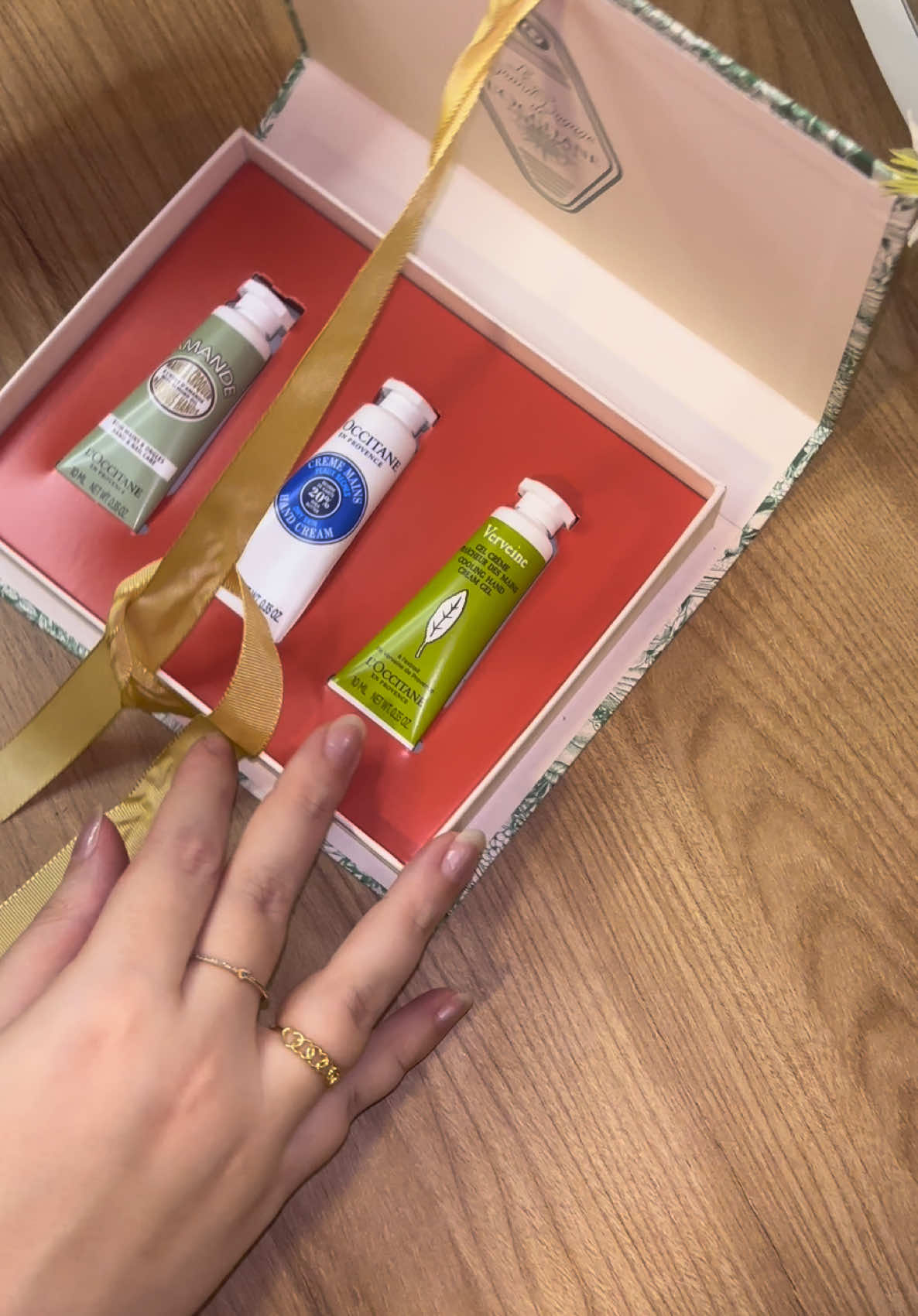 Fall is around the corner, and so is the dry weather, this @LOCCITANE trio is definitely on my fall shopping list, and can we talk about how the packaging is just so pretty 🍁🍂🤎 #creatorsearchinsights #fallaesthetic #skincare #fallessentials #autumn 