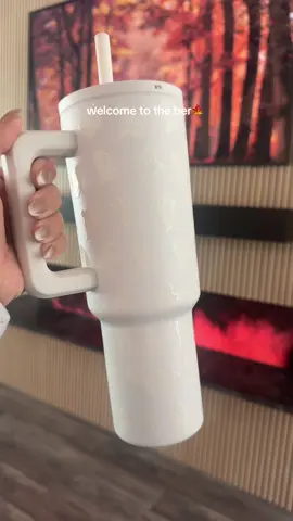 This Simple Modern Harvest Tumbler keeps drinks cold for hours and matches your fall vibes perfectly. #FallReady 💧 Leakproof. Aesthetic. Eco-friendly. 