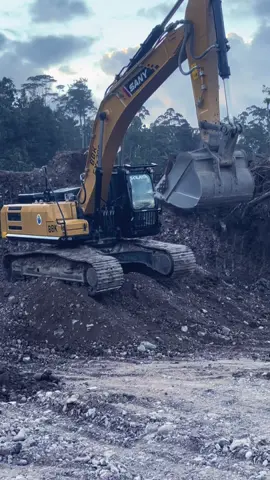 Sound old 🥶#fypppppppppppppp #ikuttrend #operator_excavator #km20BDM 