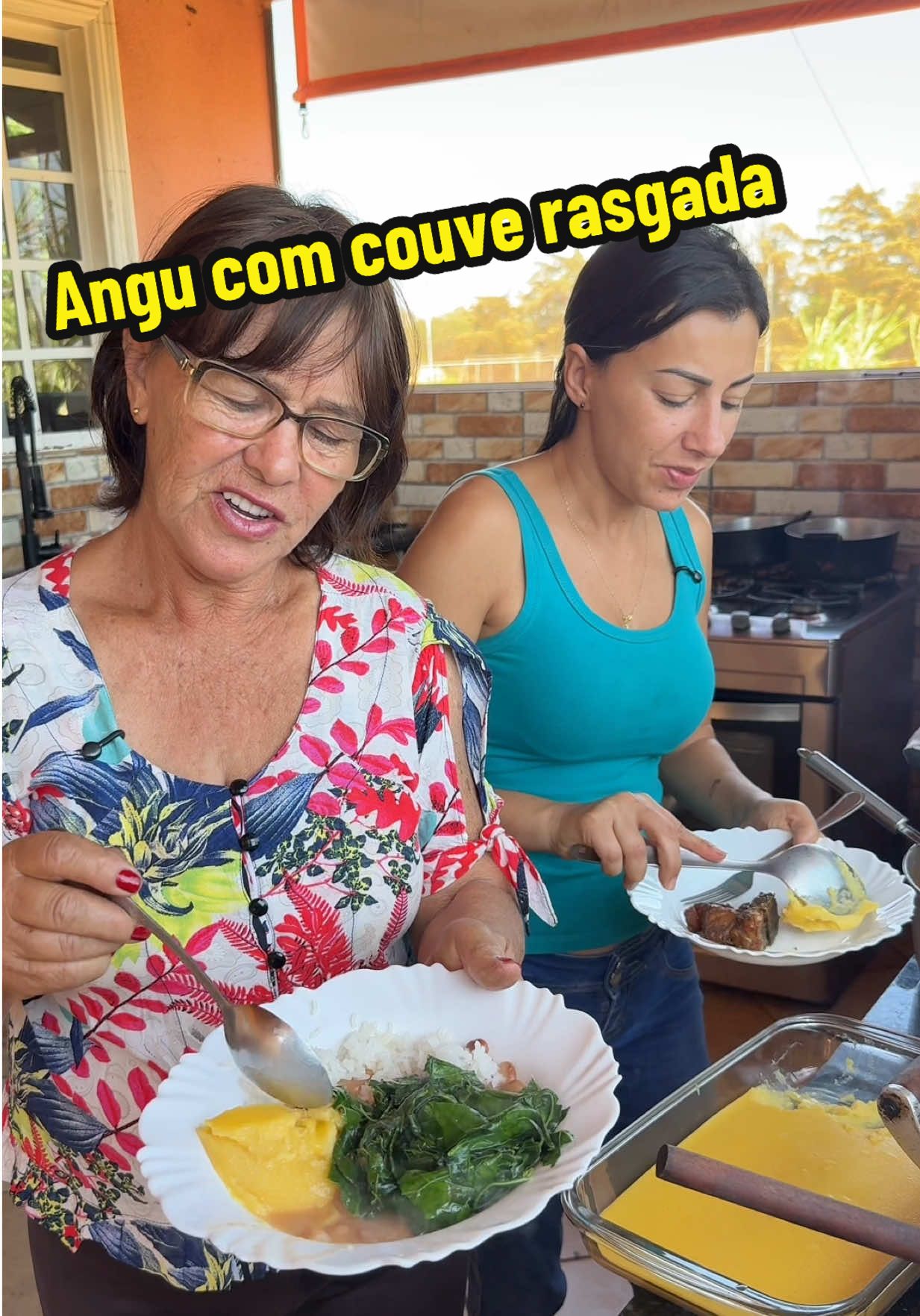 Angu de fubá com couve rasgada, quem conhece?  Gente esse mixer que ajuda muito na cozinha encontramos no @Mercado Livre  Cole esse código no buscador do mercado livre: 1CACA6-2TR2 Ou acesse: https://mercadolivre.com/sec/1EUEjY8  #MeusFavsDoMercadoLivre #MercadoLivre #chacaracristal #angudefuba 