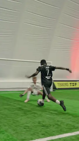 Elijah is too cold with it🥶🔥 #repyourends #tekkers 