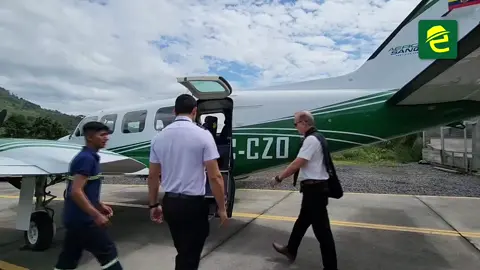 [TRANSPORTE] IMPORTANTE: iniciaron oficialmente los vuelos en la ruta #Macas - #Cuenca 🛩️ Ahora las provincias de #MoronaSantiago y #Azuay estarán conectadas vía aérea a través del nuevo servicio que busca impulsar el turismo, facilitar los viajes de negocios y fortalecer la conexión entre la Amazonía y la Sierra ecuatoriana.