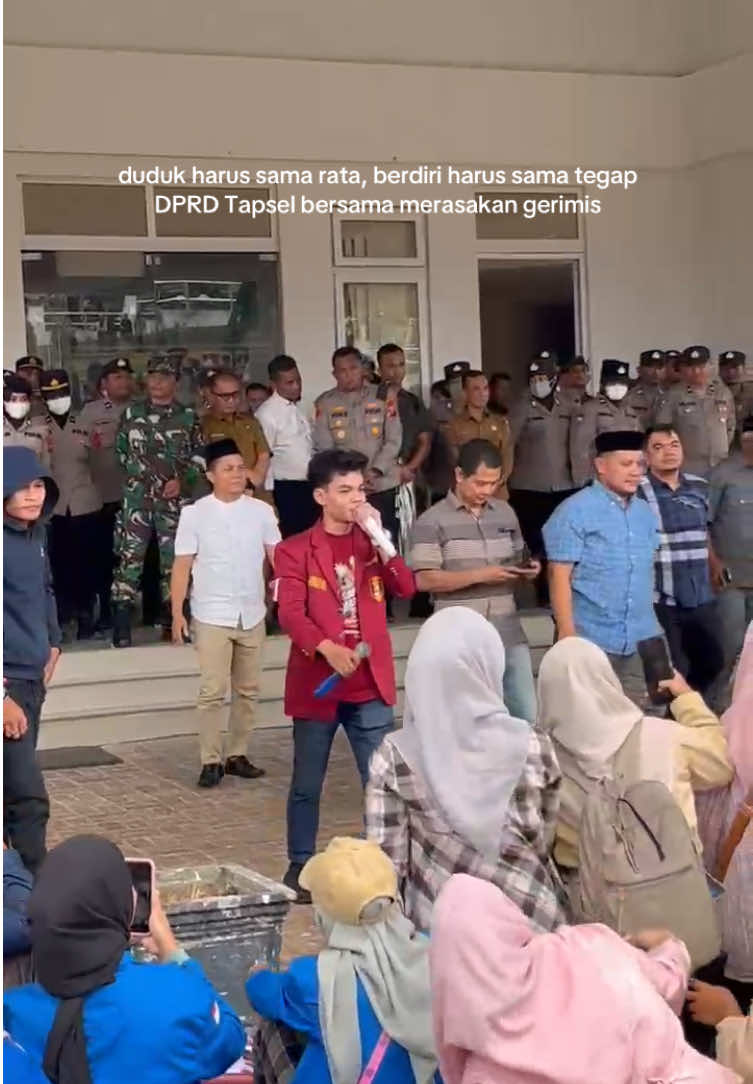 gerimis membersamai perjuangan cipayung plus tapsel-psp dan juga DPRD Tapsel #demo #demodpr #fyp #aksi #ikatanmahasiswamuhammadiyah 