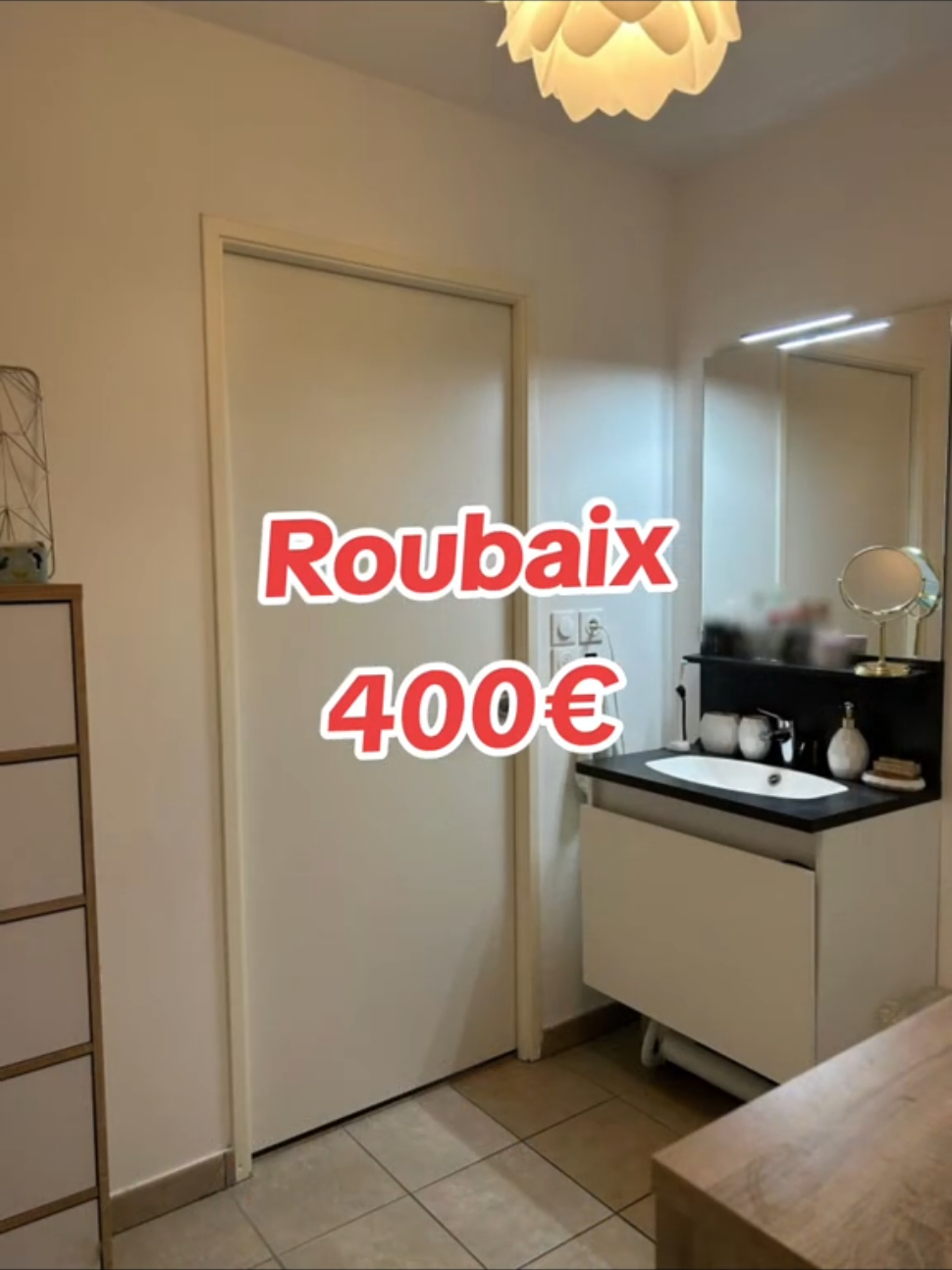 📍 Appartement 2 pièces – Roubaix/Croix – 400 € CC 🏠 Disponible début juin Charmant T2 de 45,3 m² situé au 169 Rue Édouard Vaillant – Domaine de la Cense, à Roubaix, à deux pas de Croix. ✨ Points forts : Rez-de-chaussée dans un immeuble récent et calme Terrasse de 3,8 m² Place de parking couverte Très lumineux et spacieux 📍 Localisation idéale : À 5 minutes de l’EDHEC Business School 🎓 Commerces à proximité : Casino, Picard… Immeuble avec ascenseur et garage à vélo 🚲 ⚡ Confort : Chauffage individuel au gaz Fibre optique installée 🛋️ Location non-meublée (possibilité de louer avec les meubles actuels, à négocier). 💶 Loyer : 400 € charges comprises --- 🔒 Visite sur rendez-vous uniquement. Modalités en message privé. 📲 Numéro WhatsApp dans la bio #logement #location #appartement #frpシ #roubaix 