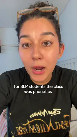 And my program is without a background so im confused how they all know sm stuff #slp #speechlanguagepathologist #gradschool #graduateschool 