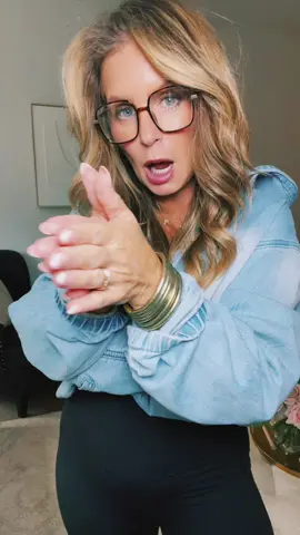 The perfect denim pullover #denimpullover#fallfashion 