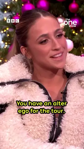 Tate McRae talking about her alter ego 🤭 Tatiana #foryoupage #misspossessivetour #viralvideo #alterego #tatiana 