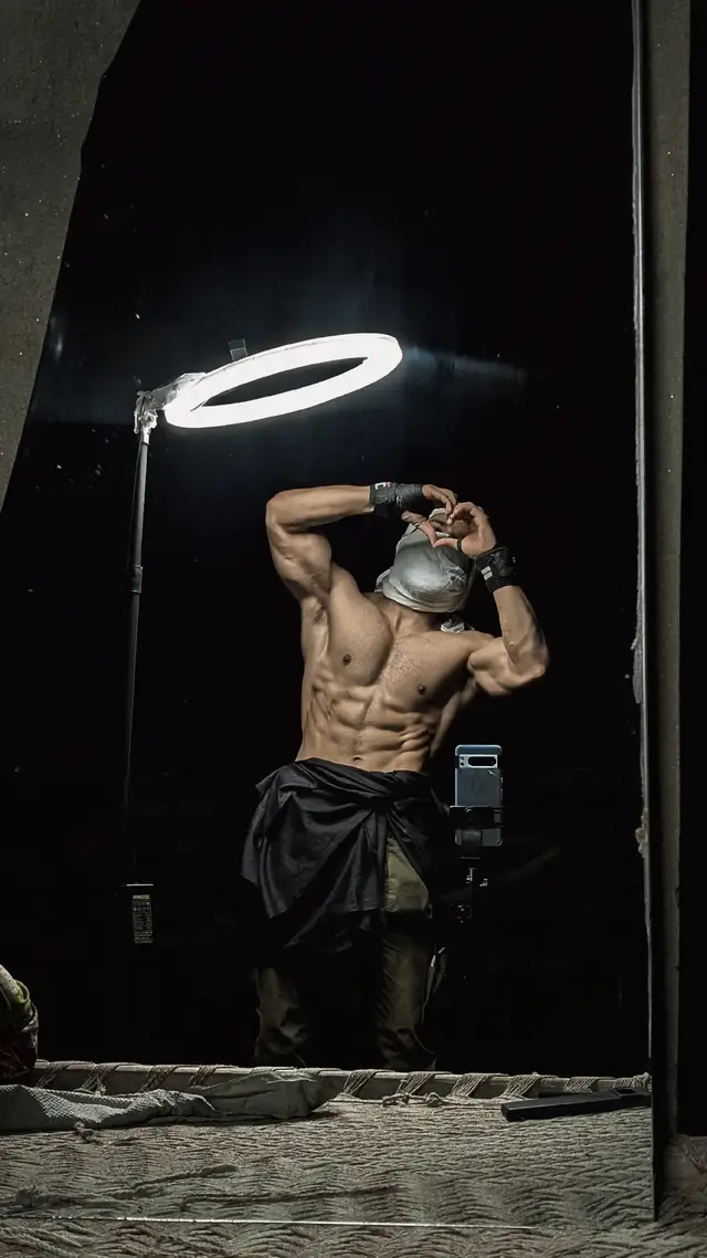 I started working out at home when I was 14, It took main 2 to 3 years to build very good muscles with just home workout, Then i Joined  Gym and got further Enhancement, now iam 26 almost and iam All Natural never used any artificial supplements and In Sha Allah i will never Quit ❤️ . . . . . . . . . . . . #gymstory #abs #fitnessstory #muscles #homeworkout 