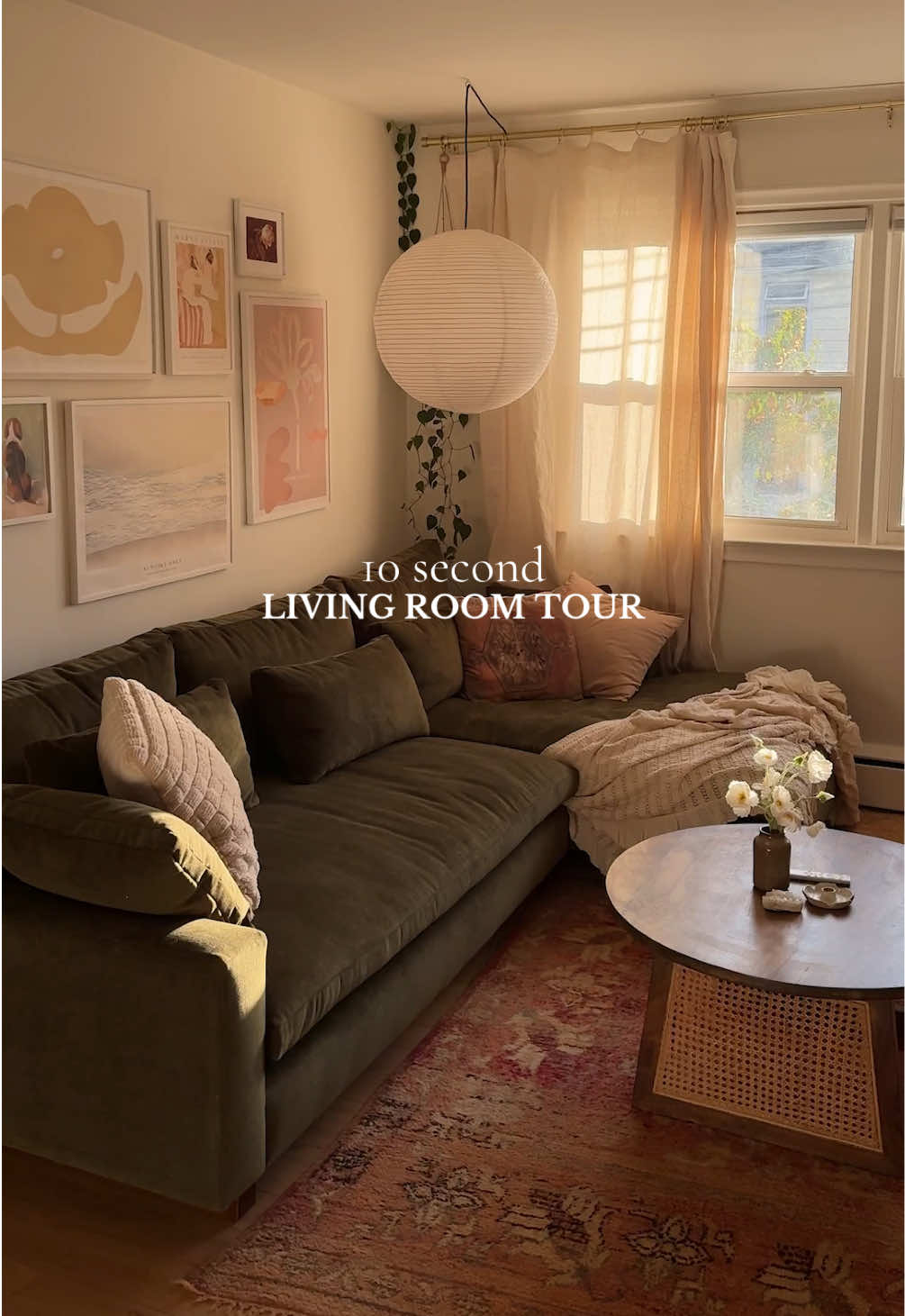 Little living room tour 🤭 do you spot anything different???? #livingroom #aesthetic #homedecor #homeinspo #interiordesign 