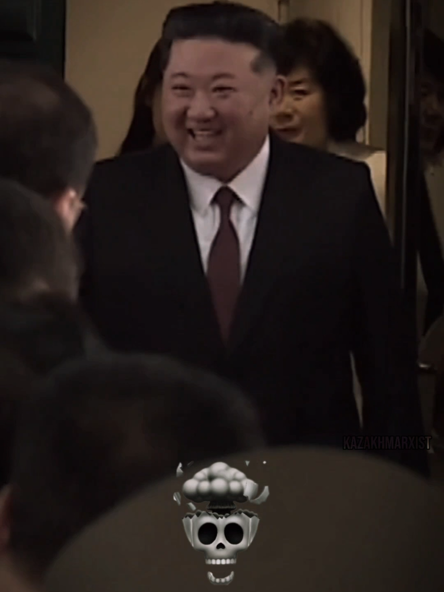 Kim Jong Un arrives in Beijing with daughter to attend military parade #kimjongun #beijing #northkorea #kazakhmarxist 
