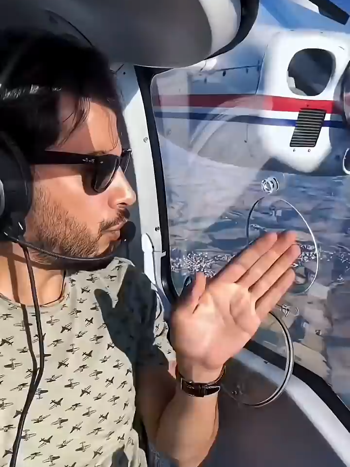 Uçak Penceresinden El Çıkarmak Gerçekten Tehlikeli Mi_ #fyp #öneçıkar ##family #knowledge #viral?tiktok🥰