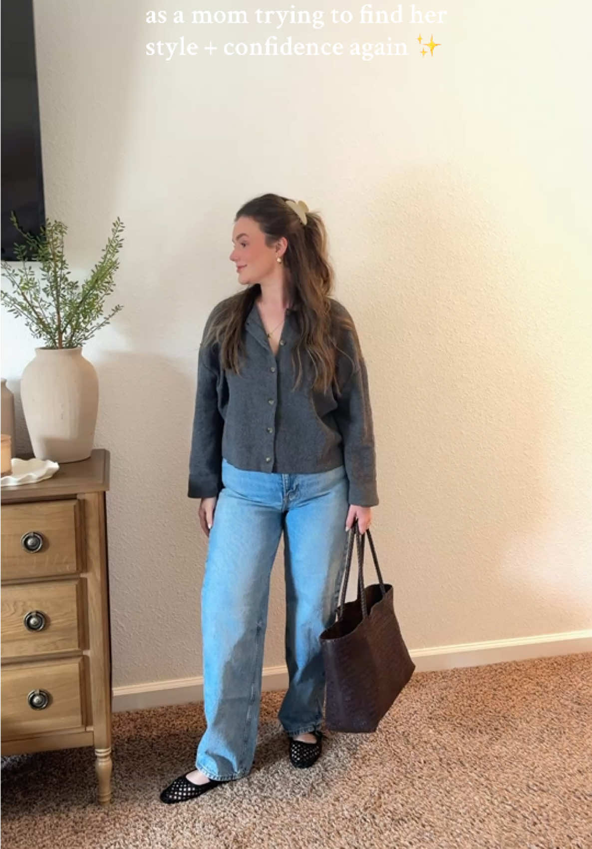 OOTD as a mom trying to find her style + confidence again ✨ + a surprise guest HAHAH  . . . . . . . #OOTD #gdwm #fashion #trending #fyp @ZARA @madewell @Emi Jay 