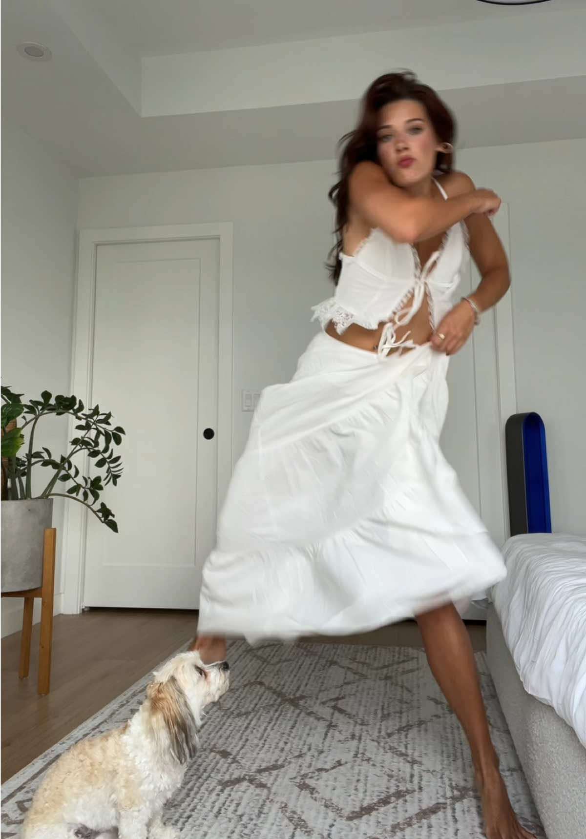 Winnie wanted a show so she got a show 💃🏻 🐶 real talk- thank you for all of the love on here recently. I feel like I found my people 🤣  #dancersoftiktok #yycinfluencer #hotchick #calgarydance 