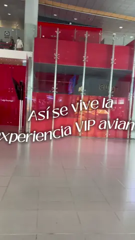 Así se vive y disfruta una sala VIP AVIANCA 🥂 Quedate para conocer si a ti también te gustaría cambiar la manera en como esperas tu vuelo en el aeropuerto ✈️🌟 #salavipavianca #aeropuerto✈️ #viajes #experiencias