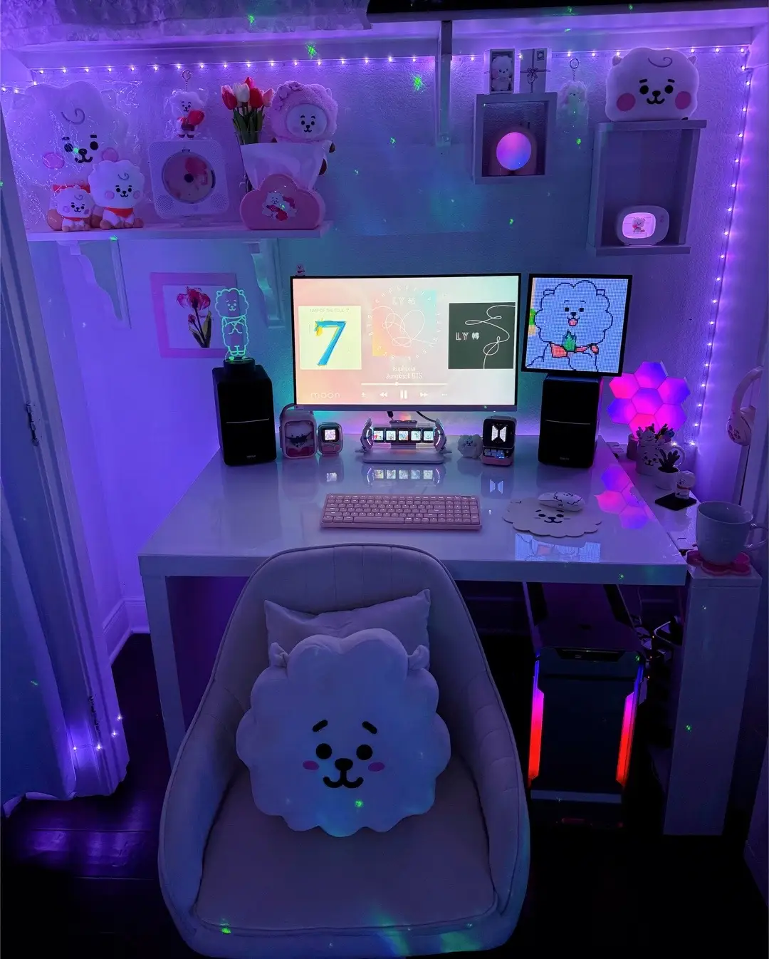 These are probably the last pics of this desk setup I’ll have 🥹 #kpopdesk #btsarmyroom #kpoproom #kpopaesthetic #btsarmyforever 