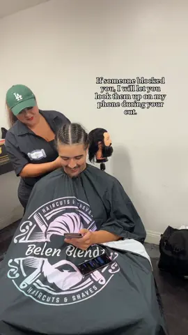 The cool lady barber. 💈😉#parati #latina #ladybarber #barber #barbershop 