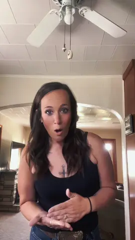 Would y’all just listen to Reba…lol#countrymusic #ifimnottheonethingyoucantstandtolose #smalltowngirl #countrygirl #barrelracer #rodeogirl #tattedgirls #burnette #fypシ゚viral #fyp 