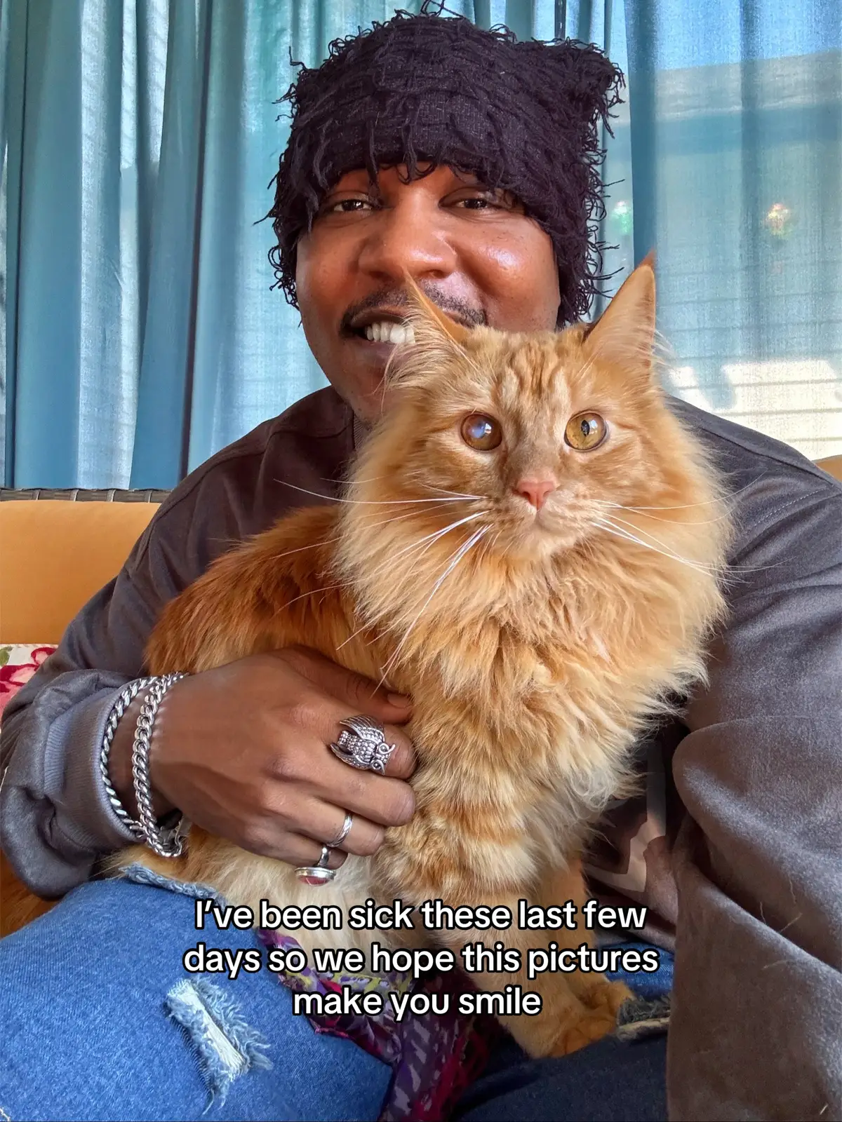 What’s up cat family, I going to be honest with you, I haven’t been feeling well these past few days so I’ve been laying down and allowing my body to rest! I took a few pictures with me and my cats to try to put a smile on your face so we hope it worked. To all the people out here who’s still with us. Thank you and I hope that you are all doing ok! Shoutout to all our cat people! We will be back very soon once I’m fully recovered. Just want you all to know we appreciate you. #TheCatRapper #Cats #CatLover #BlackCat #GingerCat 